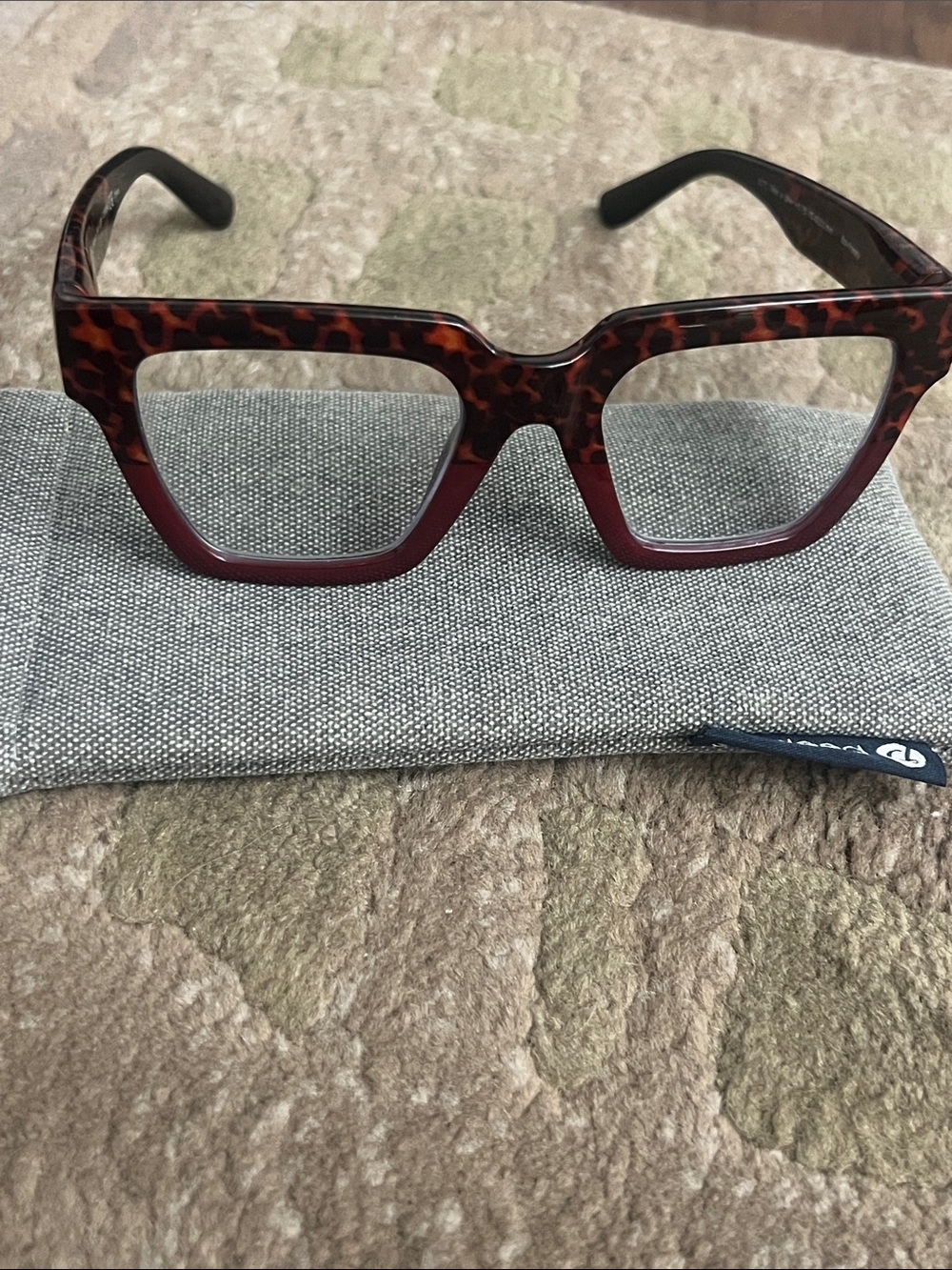 Peeper’s Tortoiseshell Square Frame Women's Reading Glasses - Brown